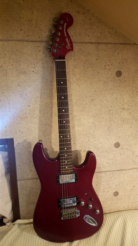 Squier by Fender Fat Stratocasterの画像